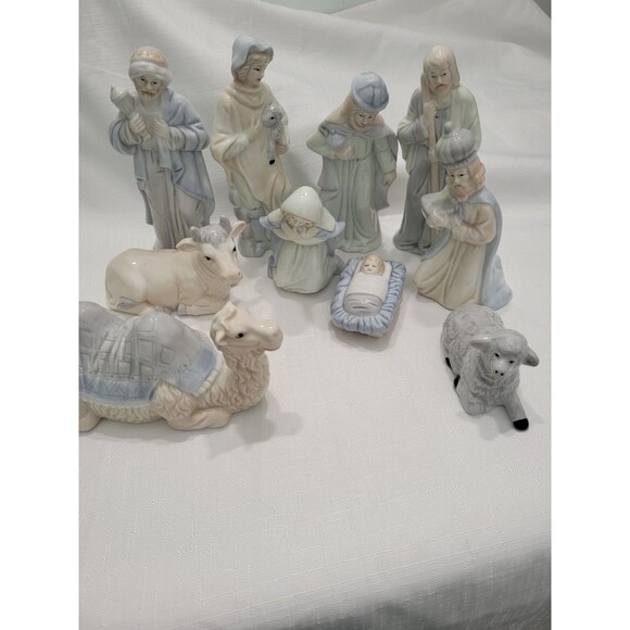 Vintage R O C Nativity Set 10 Blue Cream Jesus Mary Joseph Porcelain - Picture 4 of 15